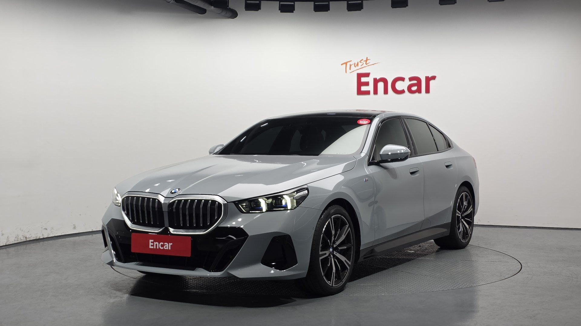 BMW 5 SERIES - View 1