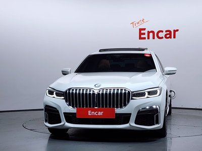 2022 BMW 7 SERIES photo 2