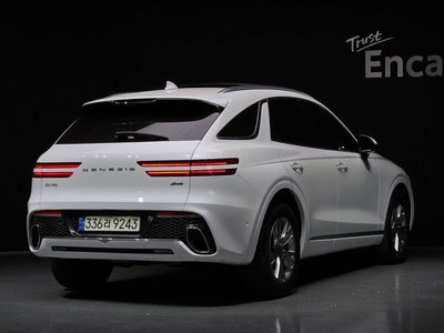 صورة 4 لـ 2022 Genesis GV70