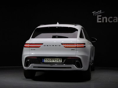 صورة 3 لـ 2022 Genesis GV70