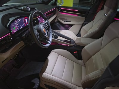 PORSCHE MACAN - 5