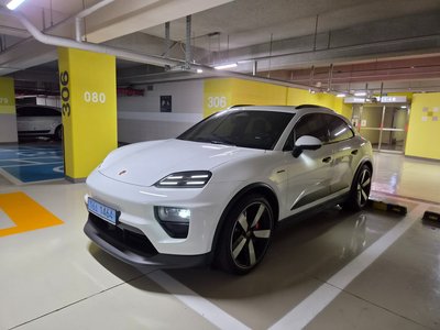 2025 Porsche MACAN — миниатюра 14