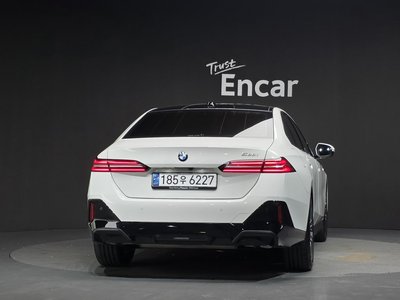 BMW 5 SERIES - 4