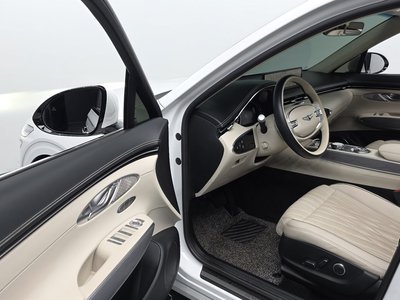 2021 Genesis GV70 — миниатюра 12