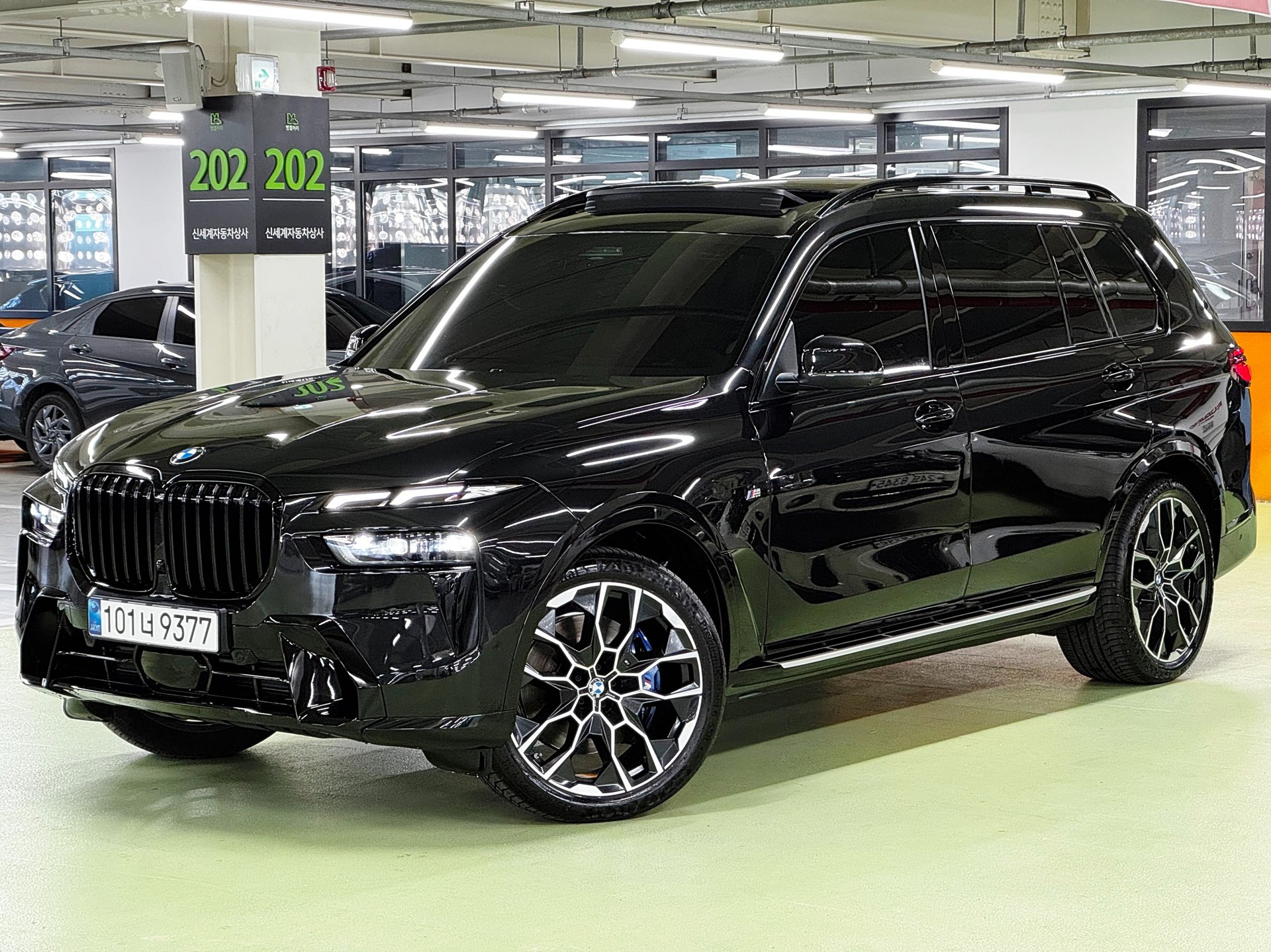 BMW X7 - View 1