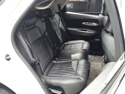 2021 Genesis GV70 — миниатюра 17