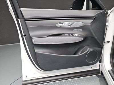 2021 Genesis GV70 — миниатюра 14