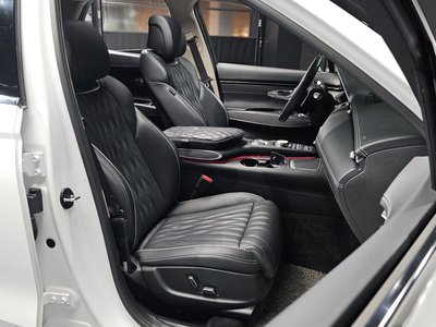 2021 Genesis GV70 — миниатюра 18