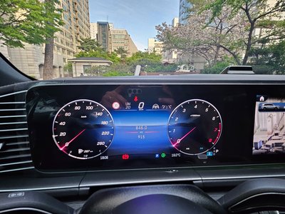 MERCEDES-BENZ GLS - 8