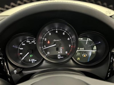 2025 Porsche MACAN — миниатюра 44
