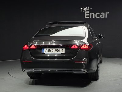 MERCEDES-BENZ E-CLASS - 3