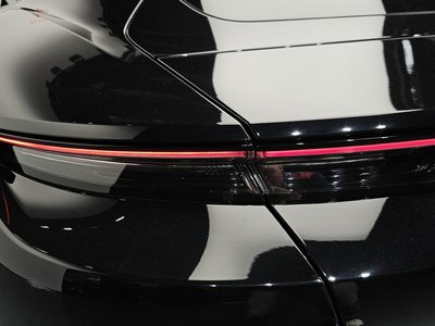 2022 Porsche TAYCAN photo 10