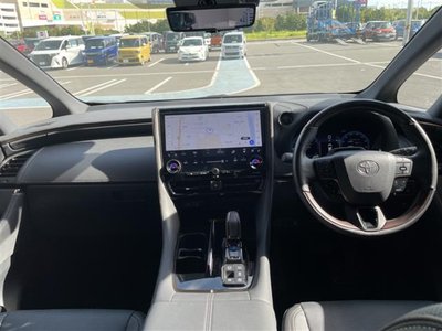 2025 Toyota ALPHARD — фото 2