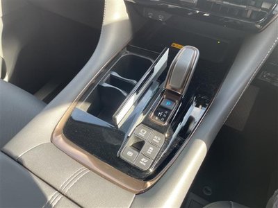 2025 Toyota ALPHARD thumbnail 30