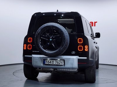 LAND ROVER DEFENDER - 4