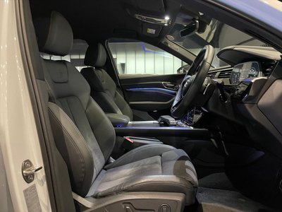 AUDI Q8 - 10