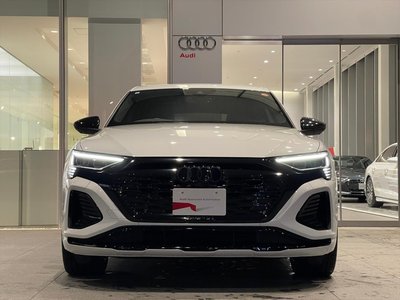 AUDI Q8 - 3