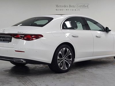 MERCEDES-BENZ E-CLASS - 5