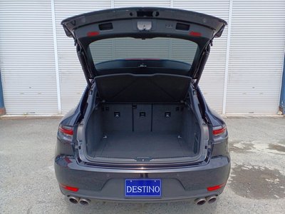 PORSCHE MACAN - 8