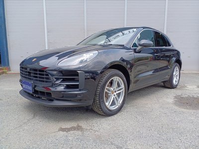 PORSCHE MACAN - 1