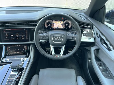 AUDI Q8 - 8