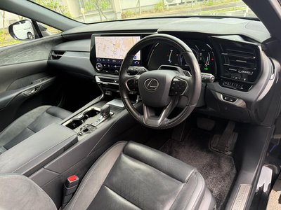 صورة مصغرة 33 لـ 2023 Lexus RX