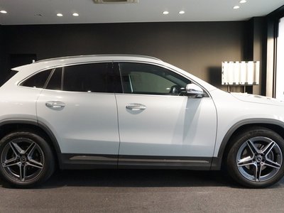 MERCEDES-BENZ GLA - 10