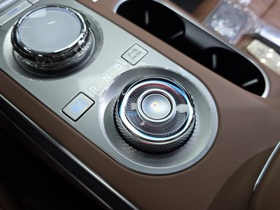 صورة 9 لـ 2022 Genesis GV70