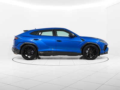 LAMBORGHINI URUS - 4