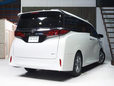 2024 Toyota ALPHARD — миниатюра 17