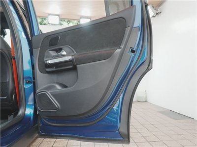 صورة مصغرة 66 لـ 2025 Mercedes-BENZ GLB AMG