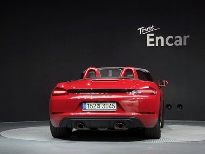 صورة 3 لـ 2022 Porsche 718