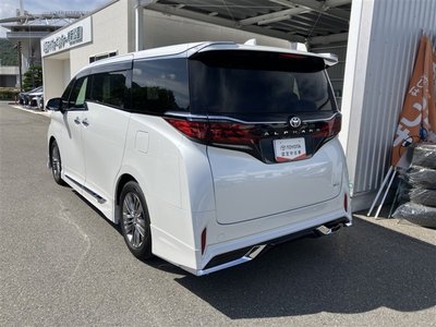 2025 Toyota ALPHARD — фото 5