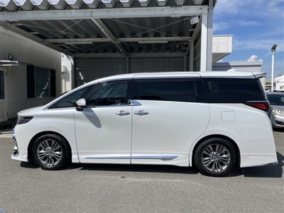 2025 Toyota ALPHARD — фото 4