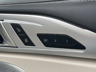 BMW 8 SERIES CABRIOLET 2019 thumbnail 37