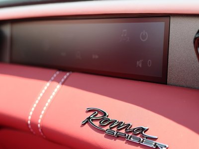 2025 Ferrari ROMA SPIDER thumbnail 25