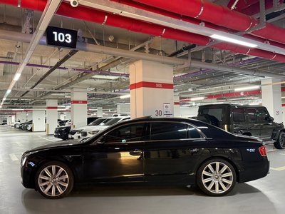 BENTLEY FLYING SPUR - 5