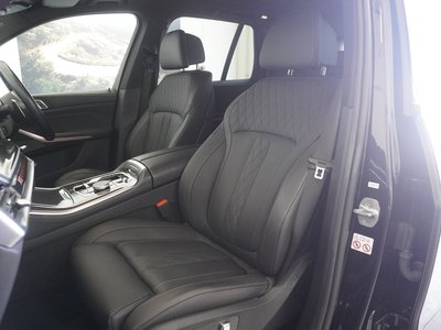 2023 BMW X5 thumbnail 32