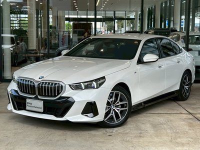 BMW 5 SERIES - 1