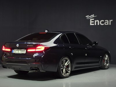 2023 BMW 5 SERIES photo 3