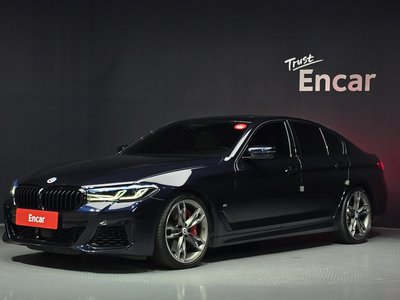 2023 BMW 5 SERIES photo 1