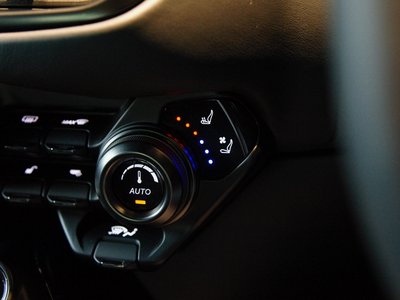 ASTON MARTIN VANTAGE - 2