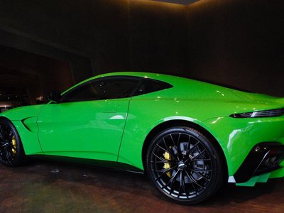 ASTON MARTIN VANTAGE - 7