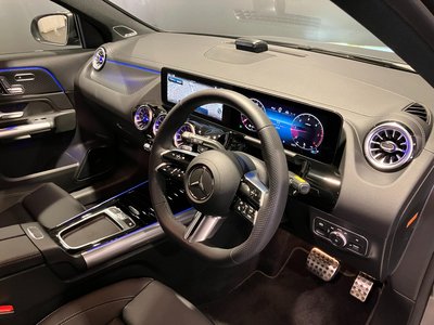 MERCEDES-BENZ GLA - 10