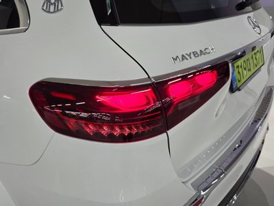 2026 Mercedes-BENZ GLS — миниатюра 13