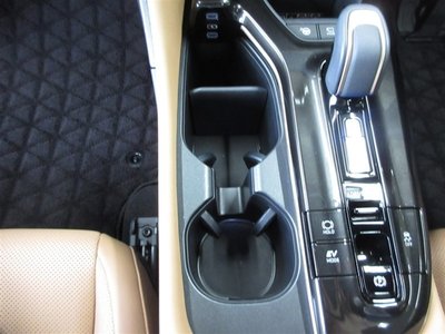 2025 Toyota CROWN SPORT — миниатюра 17