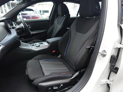 2025 BMW 3 SERIES thumbnail 24