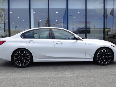2025 BMW 3 SERIES photo 10