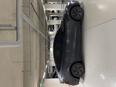 TESLA MODEL Y - 3