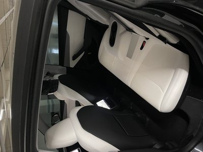 TESLA MODEL Y - 9